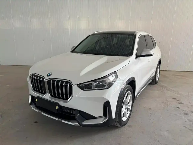 Фотография автомобиля — BMW X1
