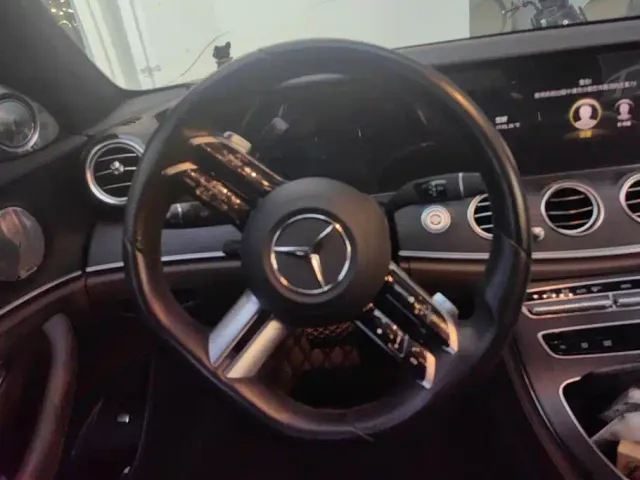 Mercedes-Benz E-Class — Фото автомобиля 15