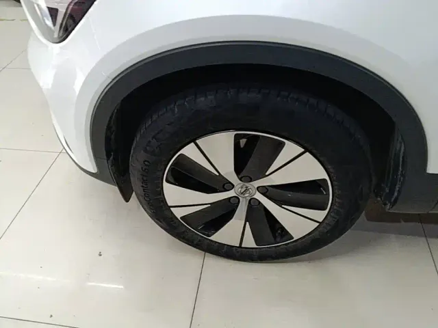 Volvo XC40 — Фото автомобиля 22