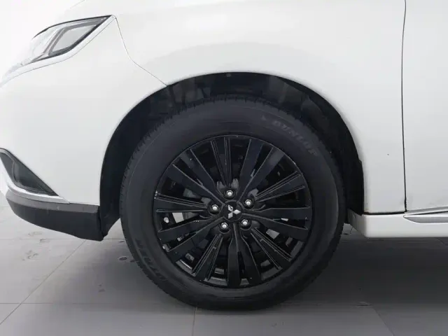 Mitsubishi Outlander — Фото автомобиля 17