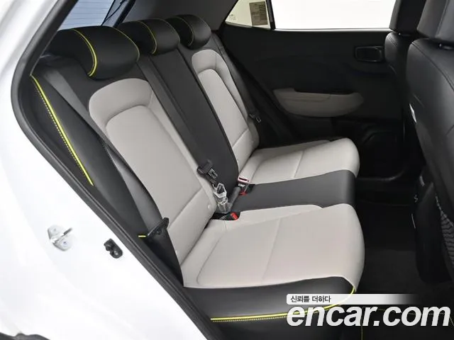 Hyundai Venue — Фото автомобиля 16