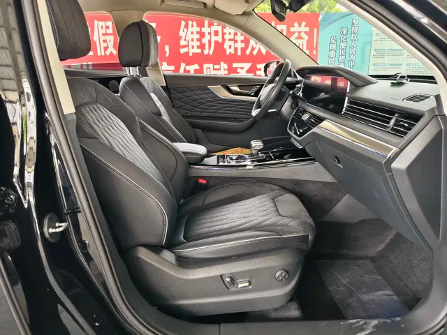 Hongqi HS5 — Фото автомобиля 8