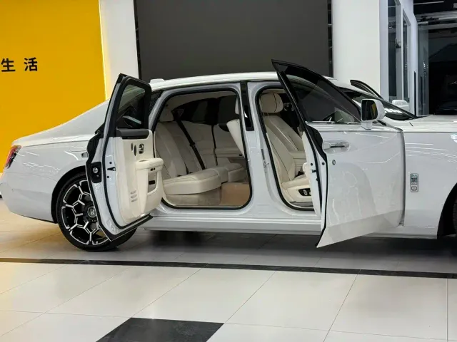 Rolls-Royce Ghost — Фото автомобиля 19