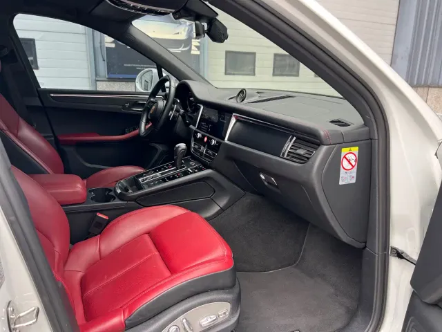 Porsche Macan — Фото автомобиля 12
