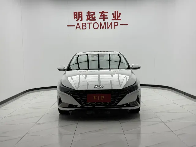 Hyundai Elantra — Фото автомобиля 3