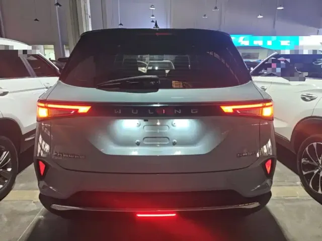 Wuling Asta — Фото автомобиля 5