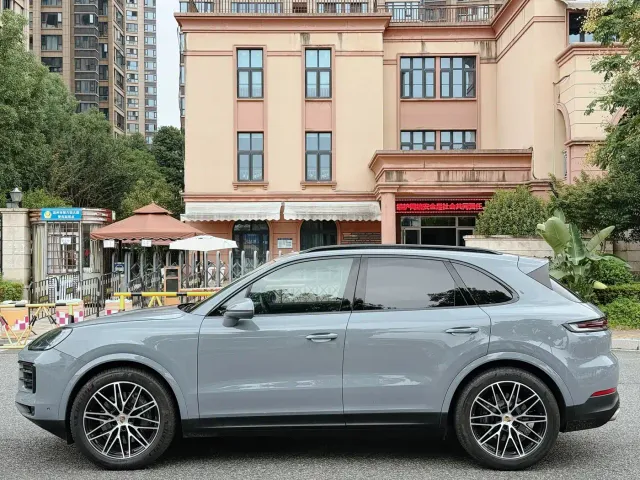 Porsche Cayenne — Фото автомобиля 4