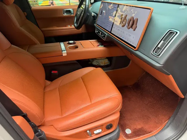 Li Auto L6 — Фото автомобиля 13