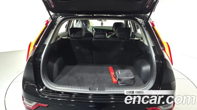 Kia Niro — Фото автомобиля 17