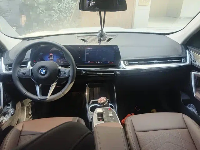BMW X1 — Фото автомобиля 12