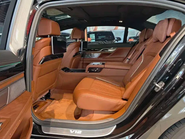 BMW 7 Series — Фото автомобиля 20