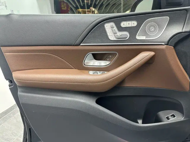 Mercedes-Benz GLS-Class — Фото автомобиля 24