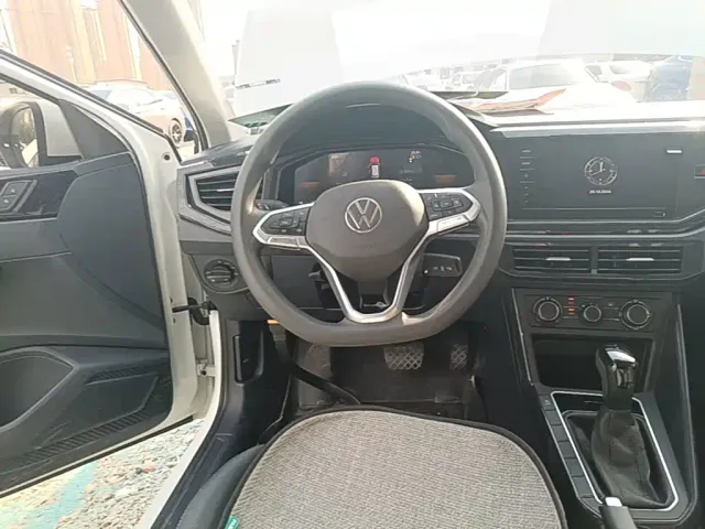Volkswagen Lavida — Фото автомобиля 10
