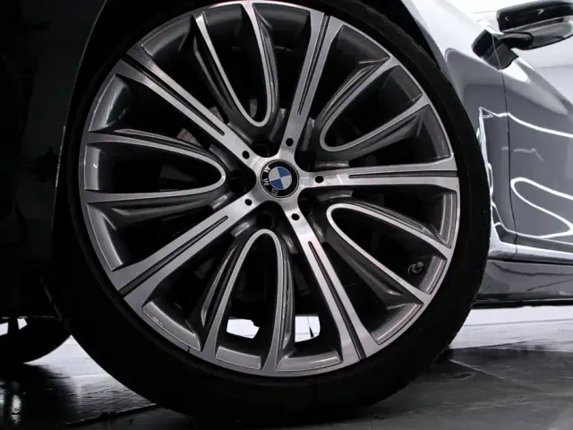 BMW 7 Series — Фото автомобиля 19