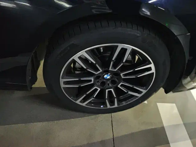 BMW 5 Series — Фото автомобиля 6