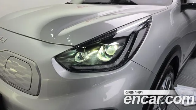 Kia Niro — Фото автомобиля 7