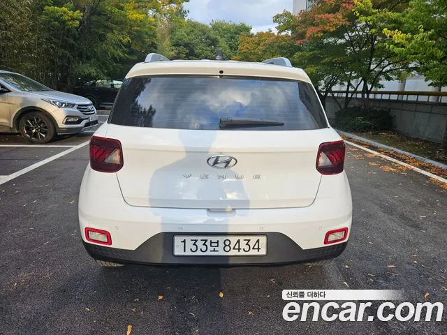 Hyundai Venue — Фото автомобиля 4