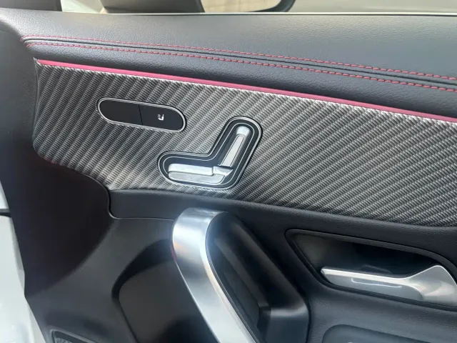 Mercedes-Benz A-Class — Фото автомобиля 12