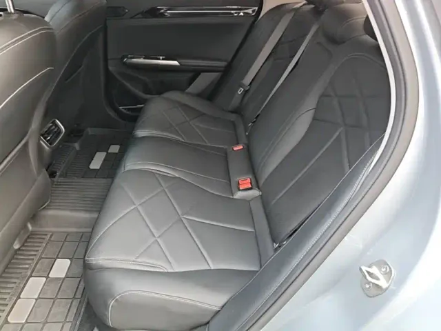Geely Galaxy L6 — Фото автомобиля 16