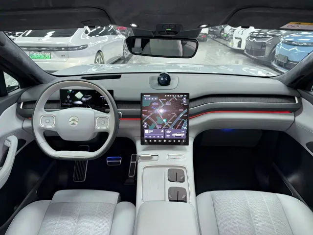 Nio ES8 — Фото автомобиля 13