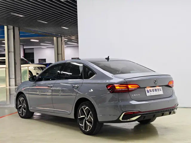 Volkswagen Lavida — Фото автомобиля 5