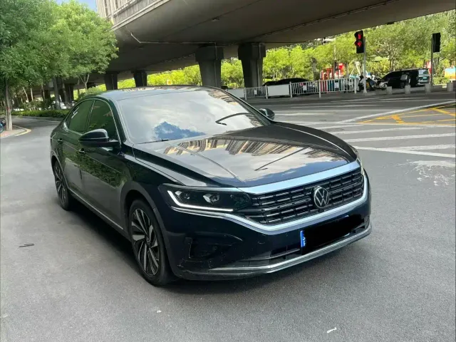 Volkswagen Passat — Фото автомобиля 3