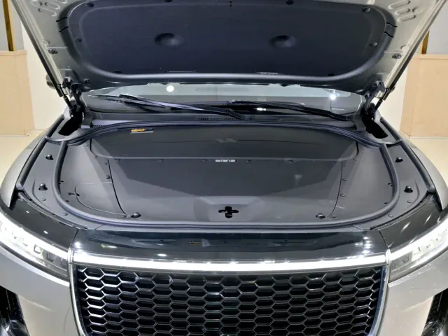 Li Auto ONE — Фото автомобиля 24