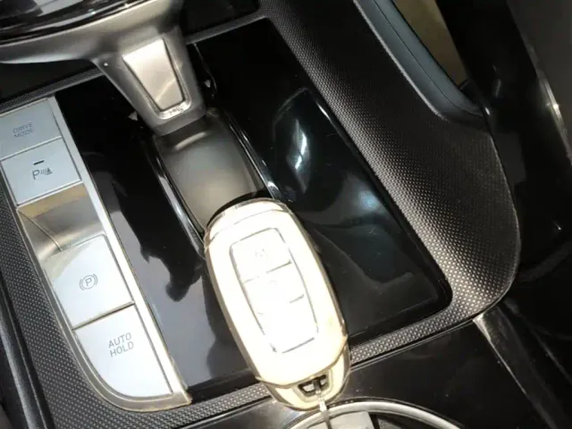 Hyundai Elantra — Фото автомобиля 8
