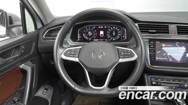Volkswagen Tiguan — Фото автомобиля 12