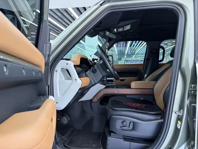 Land Rover Defender — Фото автомобиля 5