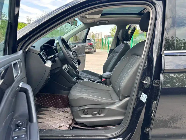 Volkswagen Tiguan L — Фото автомобиля 4