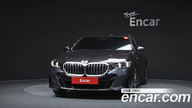 BMW 5 Series G60 — Фото автомобиля 3