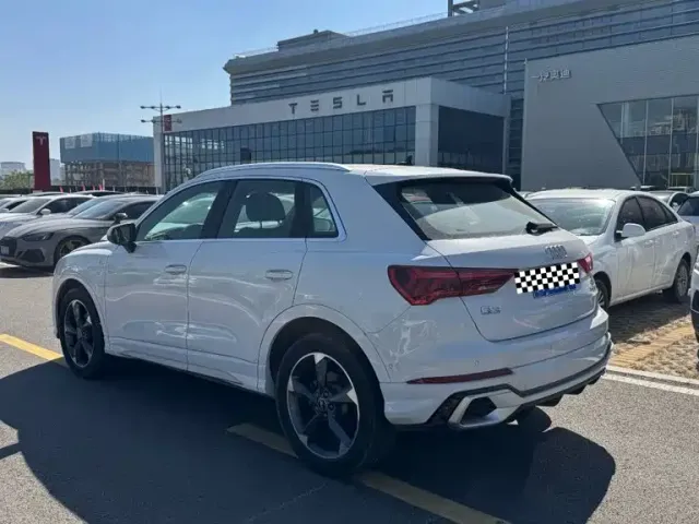 Audi Q3 — Фото автомобиля 3