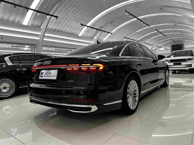 Audi A8 — Фото автомобиля 6