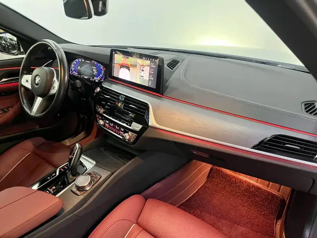BMW 5 Series — Фото автомобиля 11