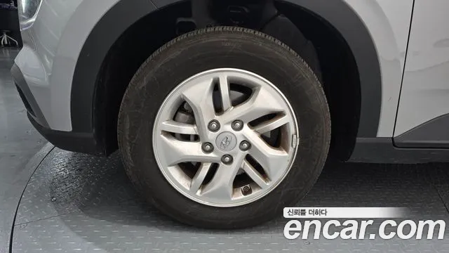 Hyundai Venue — Фото автомобиля 5