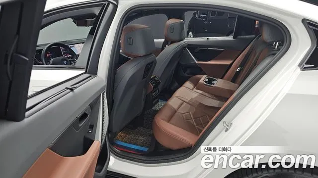 BMW 5-Series 5 серия (G60) 530i xDrive M Sport — Фото автомобиля 10