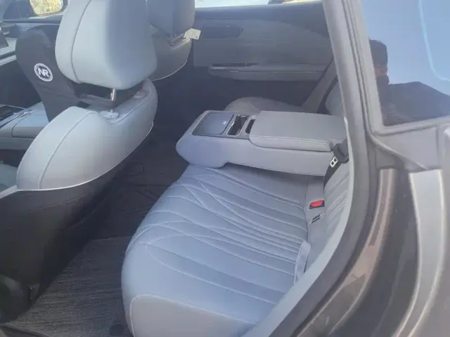 Geely Galaxy E8 — Фото автомобиля 11