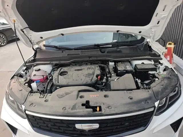 Geely Binyue — Фото автомобиля 15