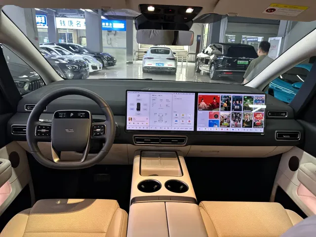 Li Auto MEGA — Фото автомобиля 8