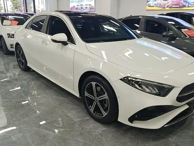 Mercedes-Benz A-Class — Фото автомобиля 3