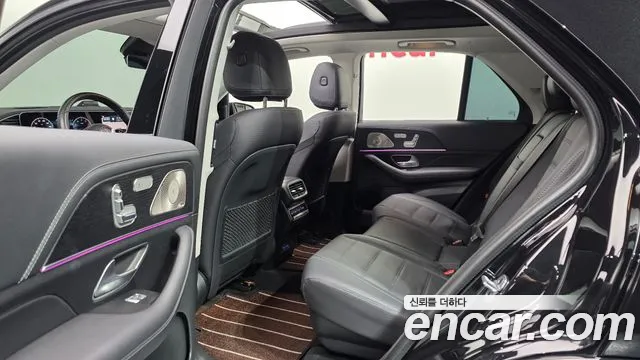 Mercedes-Benz GLE-Class — Фото автомобиля 12