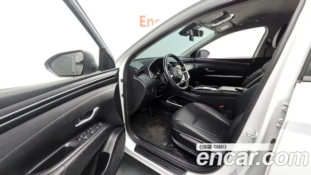 Hyundai Tucson Tucson (NX4) Дизель 2.0 2WD — Фото автомобиля 10