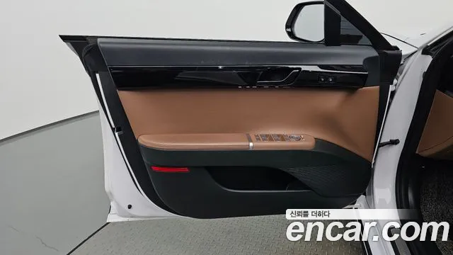 Hyundai Grandeur GN7 — Фото автомобиля 13