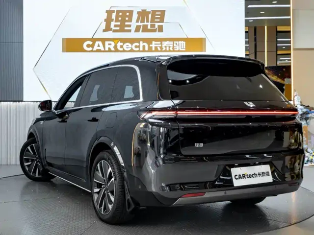 Li Auto L8 — Фото автомобиля 6