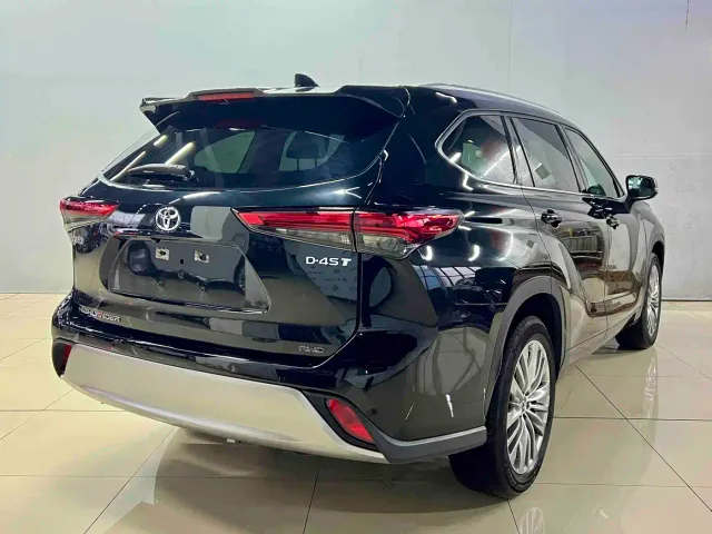 Toyota Highlander — Фото автомобиля 6