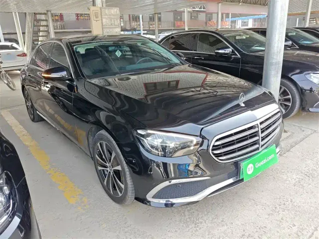 Mercedes-Benz E-Class — Фото автомобиля 3