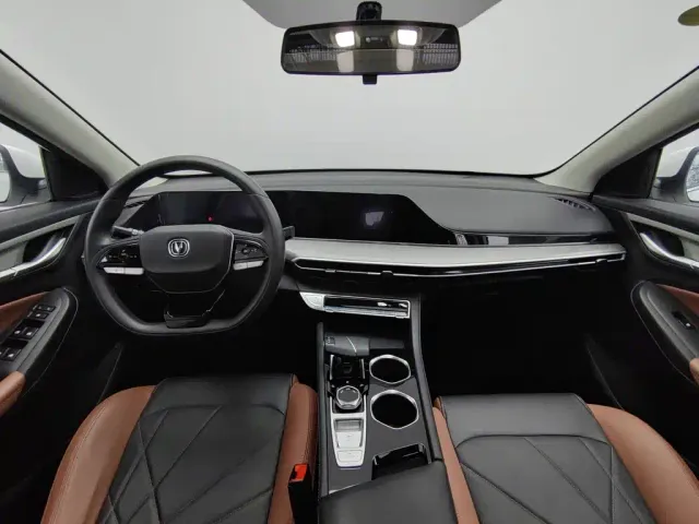 Changan Eado — Фото автомобиля 5