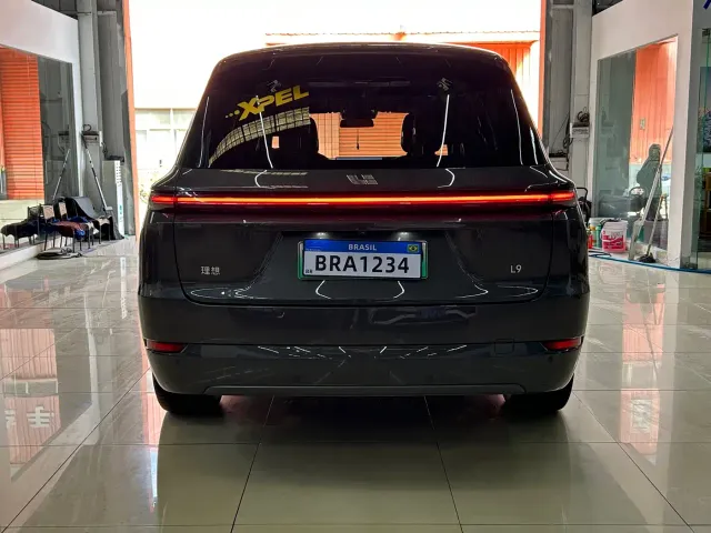 Li Auto L9 — Фото автомобиля 18