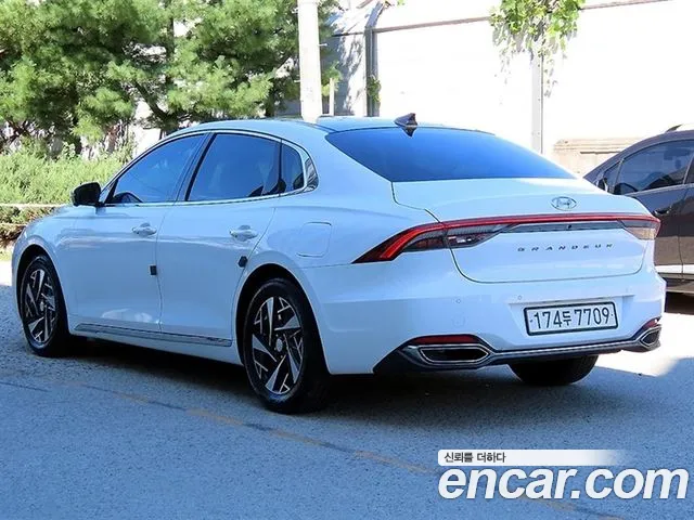 Hyundai Grandeur (New) Hybrid — Фото автомобиля 3